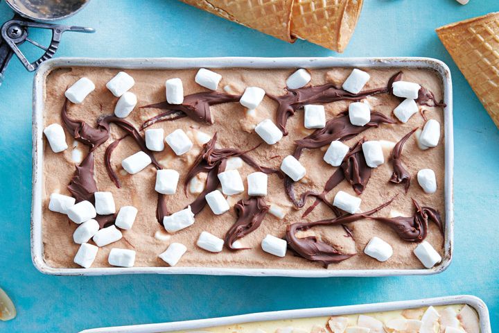 4-ingredient-frozen-hot-chocolate-ice-cream-131695-1