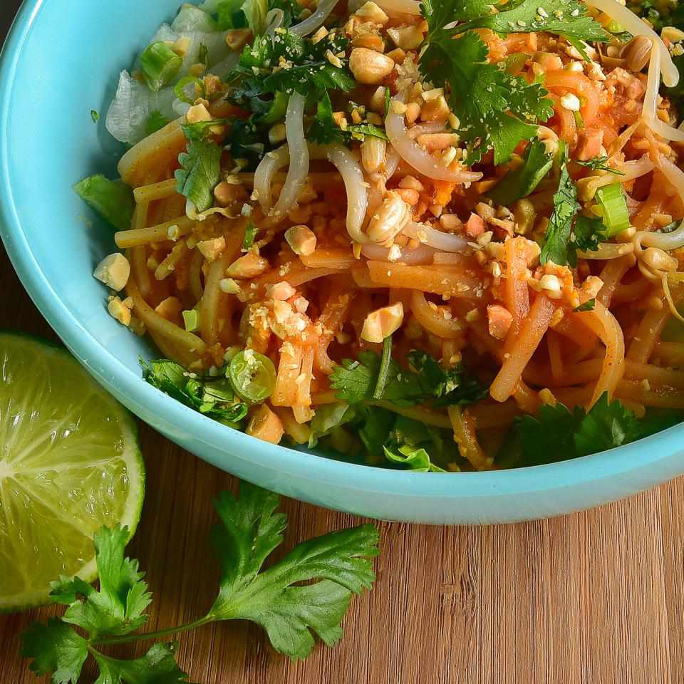 Carrie's Pad Thai Salad Recipe