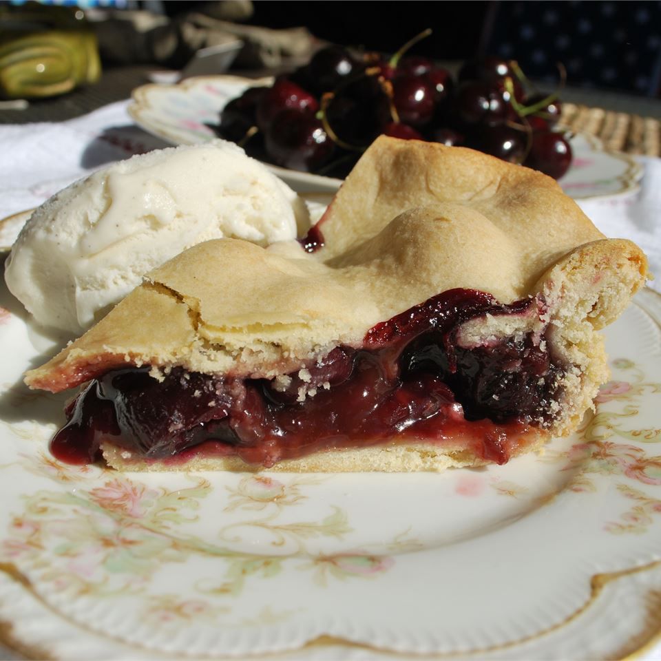 Sweet Washington Cherry Pie Recipe