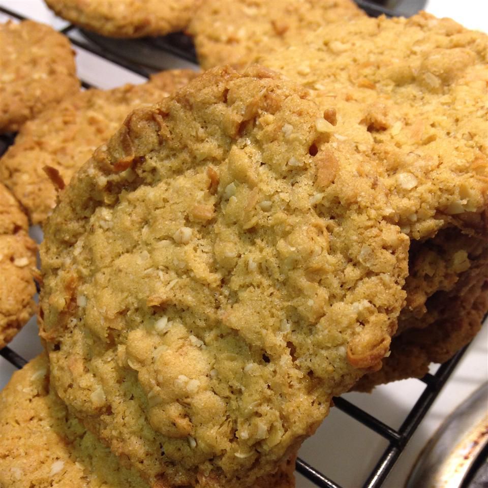 Anzac Biscuits Recipe (Australian Coconut-Oat Cookies)