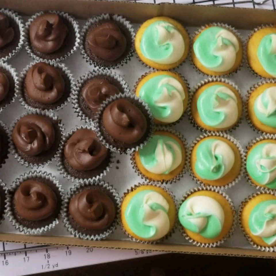 Cream Cheese-Filled Cupcakes Recipe