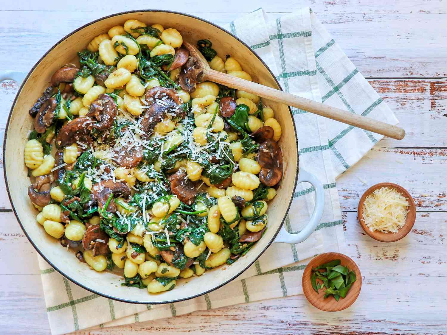 Vegetarian Gnocchi with Spinach and Mushroom-Butter Sauce Recipe