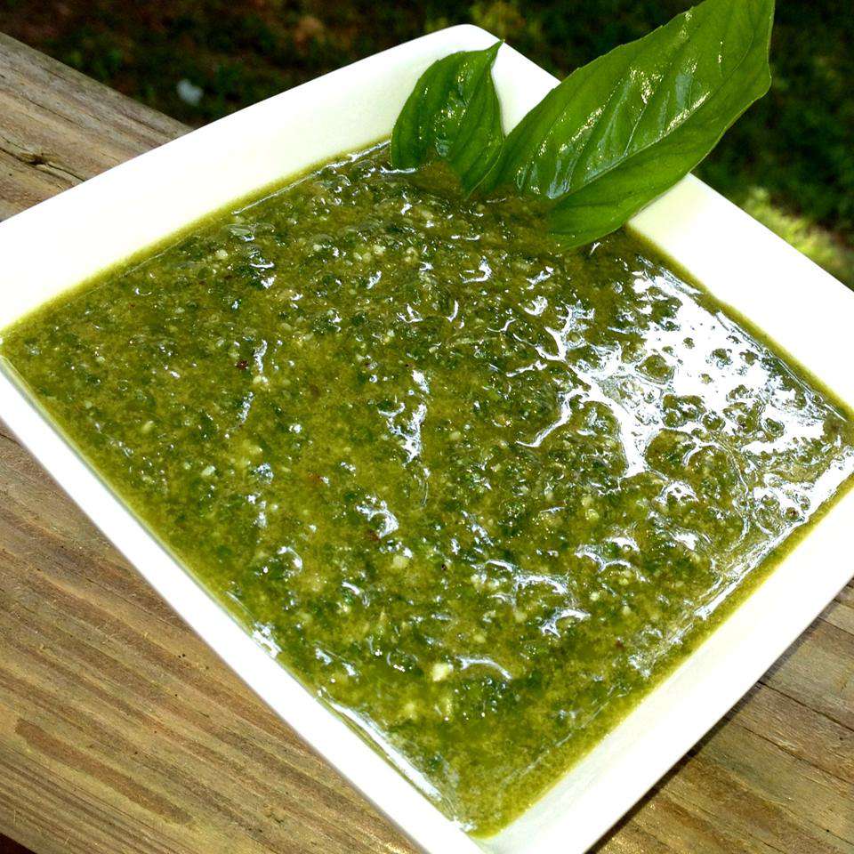 Simple Garlic and Basil Pesto Recipe