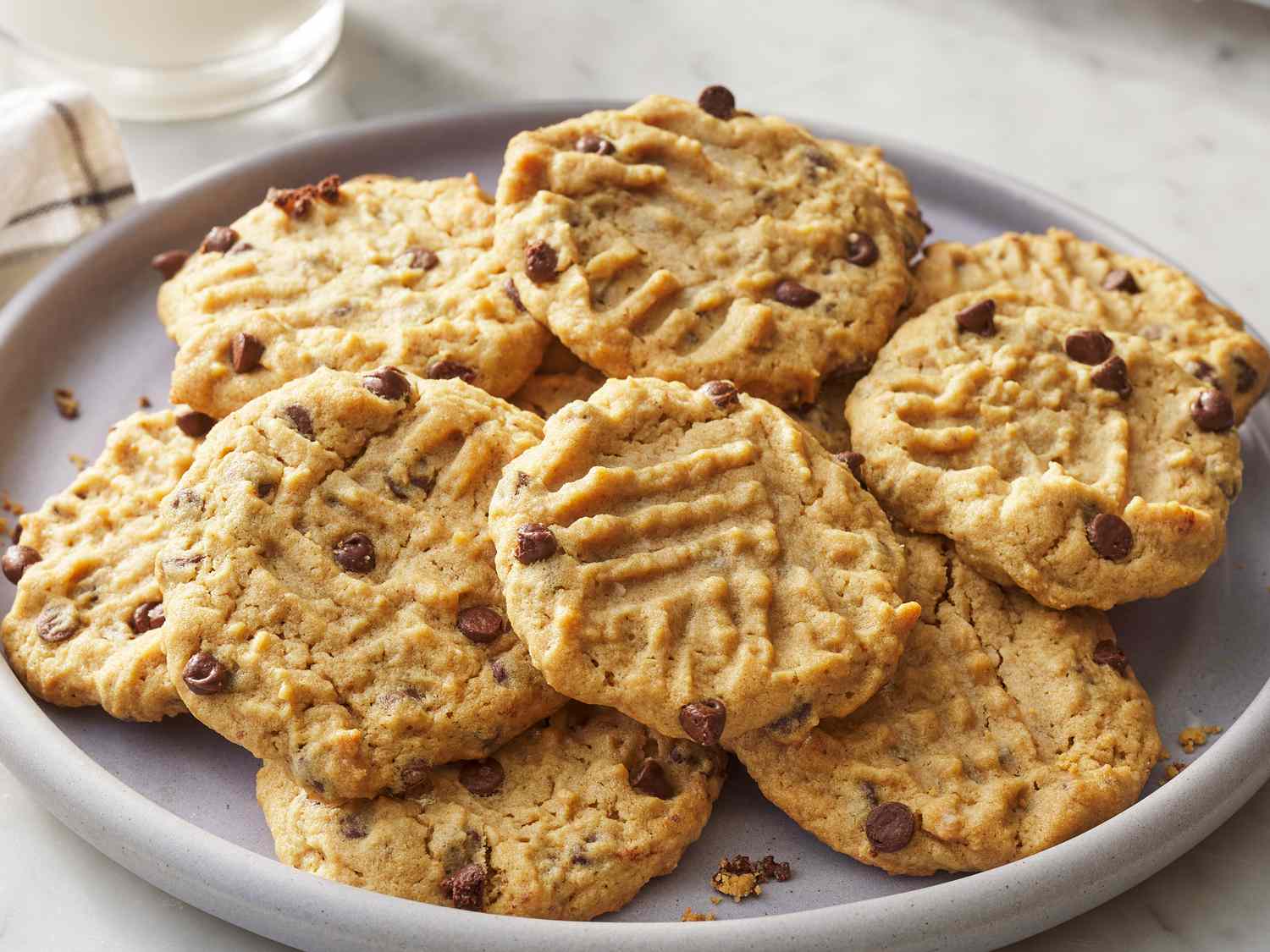 Easy Peanut Butter Chocolate Chip Cookies Recipe