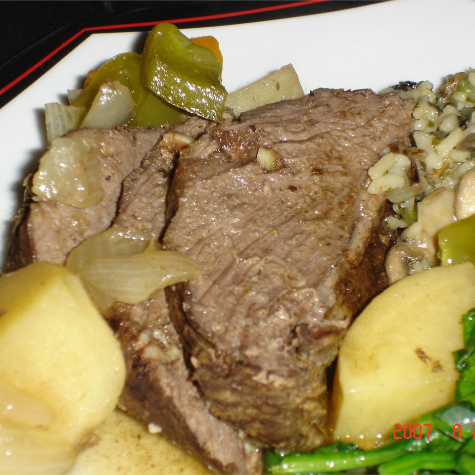 Garlic Top Sirloin Pot Roast Recipe