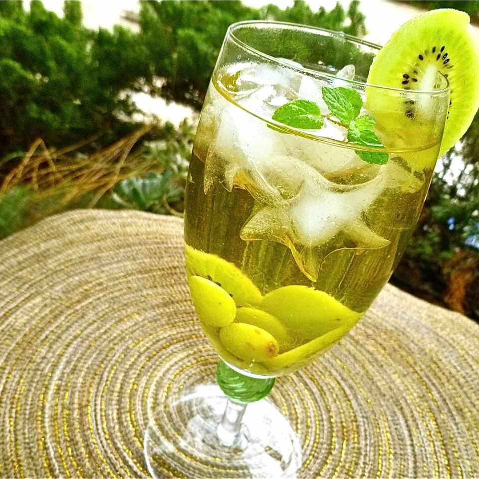 White Sangria with Kiwi Recipe