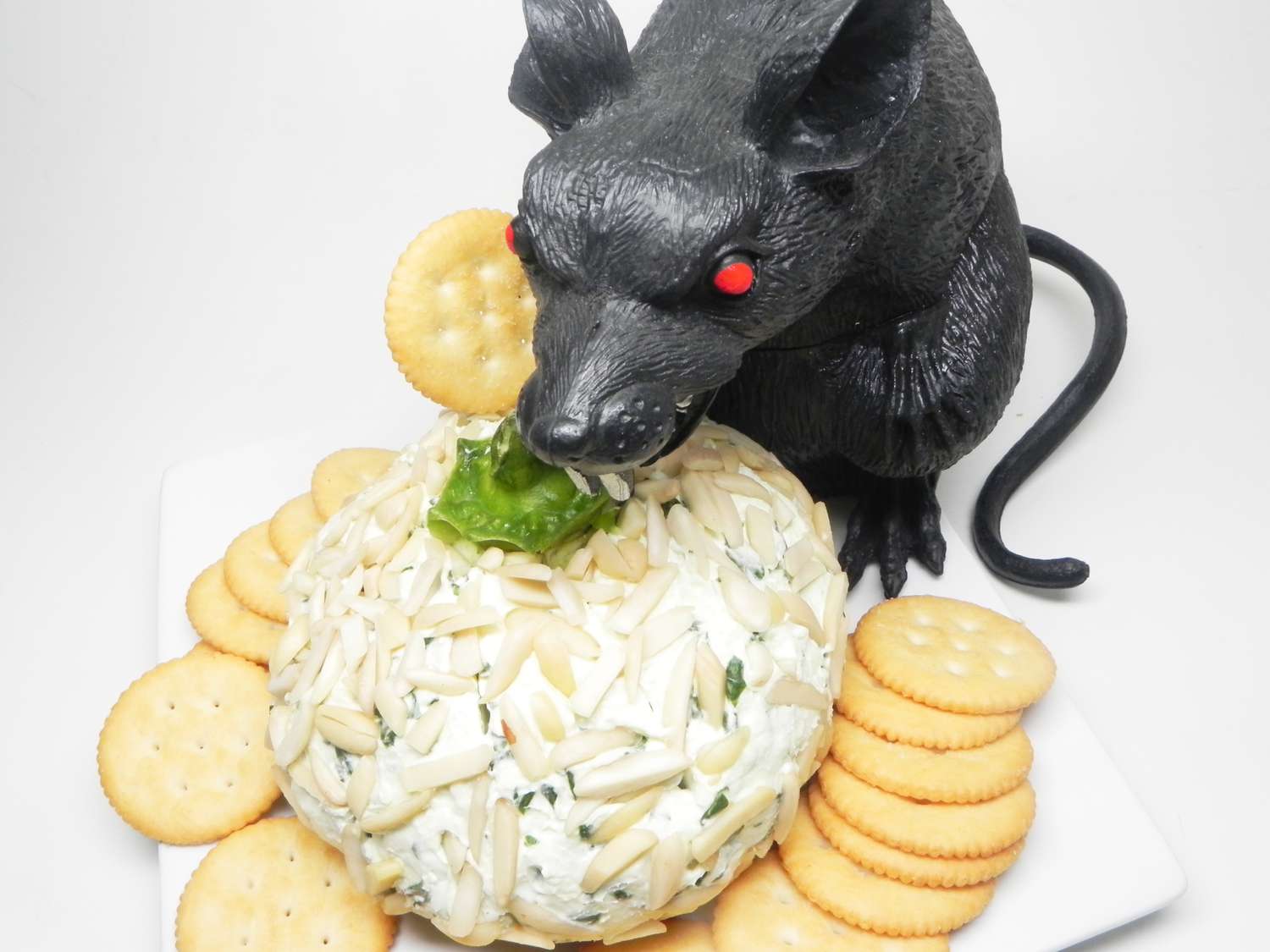 Spinach and Gorgonzola Cheese Ball Recipe