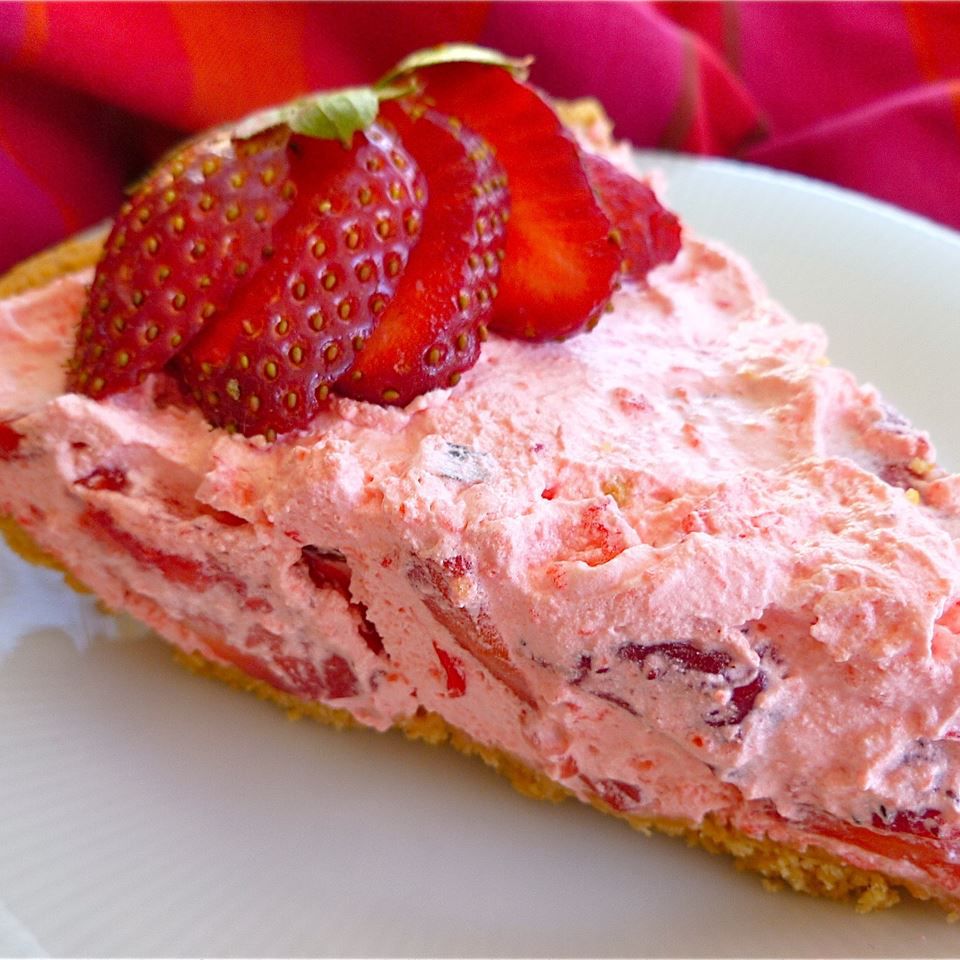 Fluffy Strawberry Pie Recipe