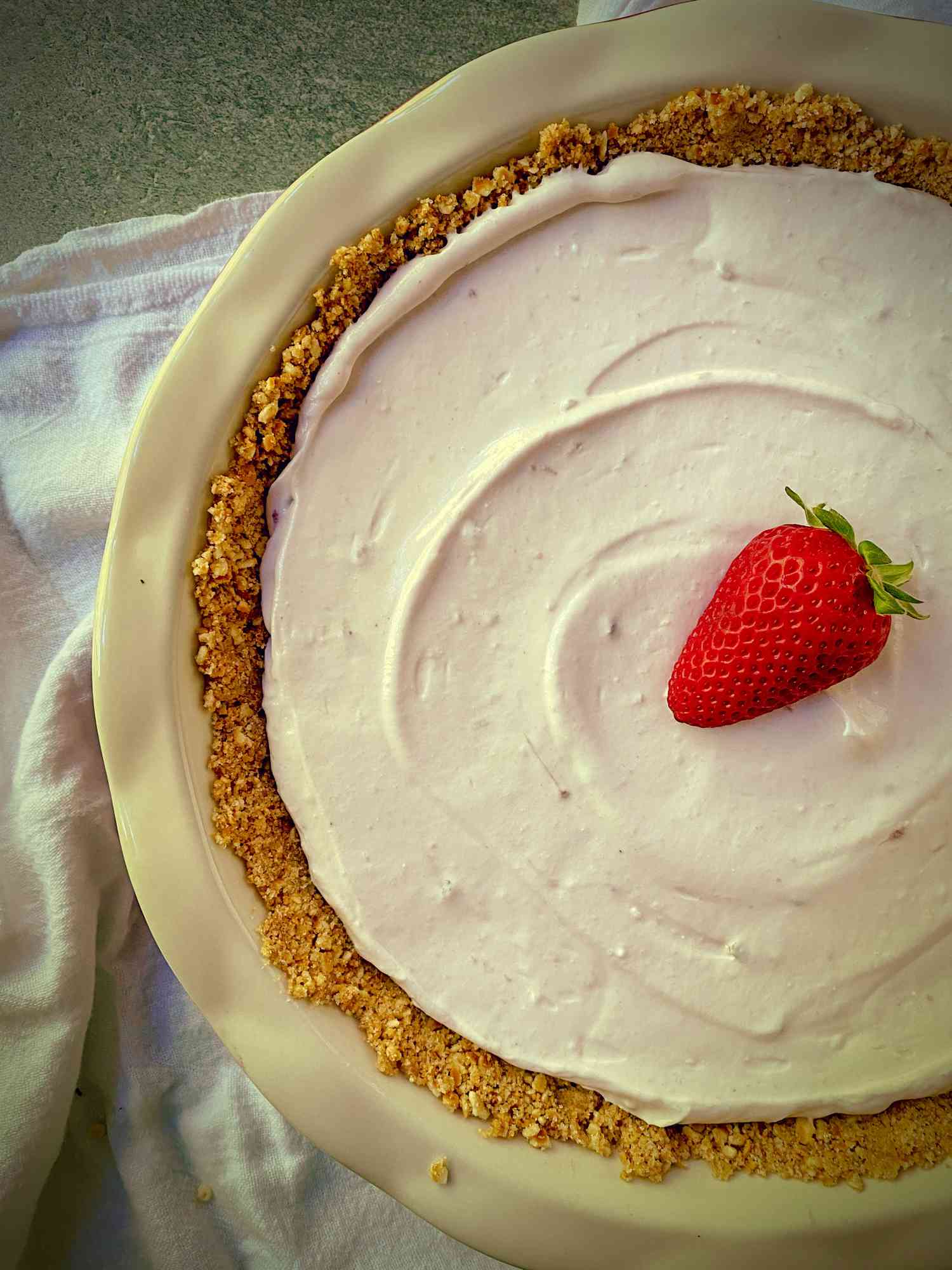 Strawberry Yogurt Pie I Recipe