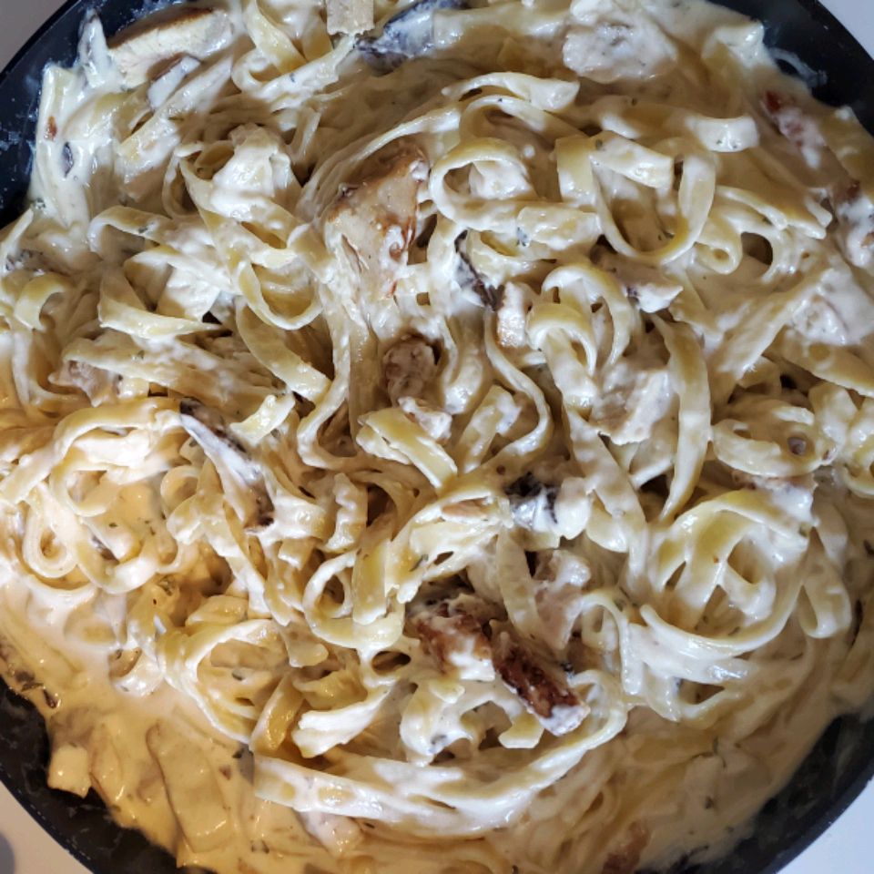 Easy Chicken Pasta Alfredo Recipe