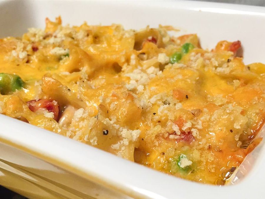 Easy Cheesy Tuna Noodle Casserole Recipe