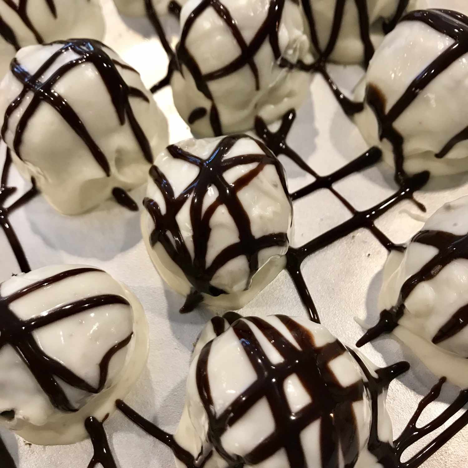 Easy White Chocolate Oreo Truffles Recipe